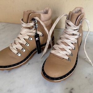 NIB Sorel Women's Beige Lace-Up Ankle Boots